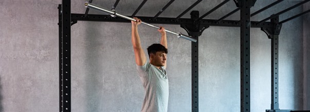 Pystypunnerrus (overhead press)