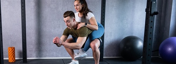 Paritreeni - treenaa sekä tavallisia lihaksia että naurulihaksia!